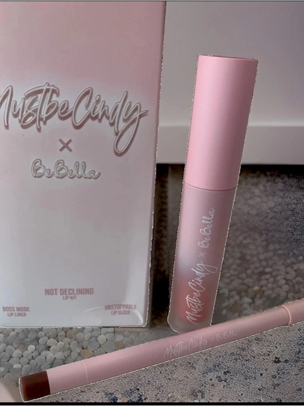 BeBella x Must Be Cindy Unstopable Blush Pink Lipgloss and Boss Taupe Lip Pencil